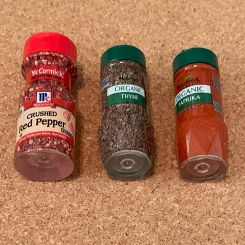 Mini Brands-Lot 5- Spices Lot- Red Pepper Flakes, Organic Thyme, Organic Paprika